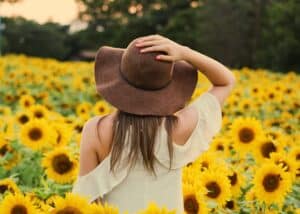 Non-Verbal Cues ~ To Pretty Up My Writing Blog ~ Photo Of Woman In A Sunflower Field